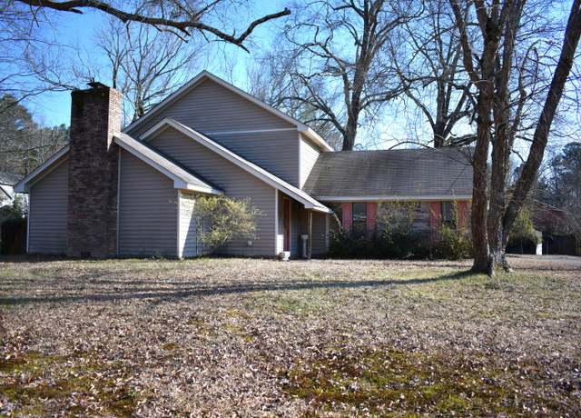 Property at 1931 Grandview Dr, Tupelo, MS 38804, 3 beds, 2 baths