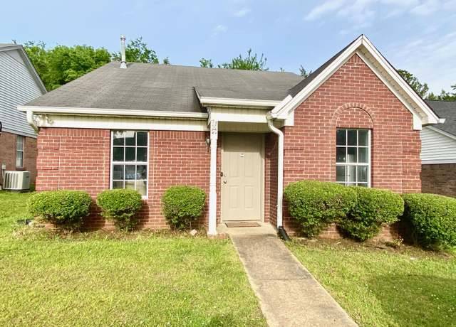 Property at 3286 Winchester Crk, Tupelo, MS 38801, 3 beds, 2 baths