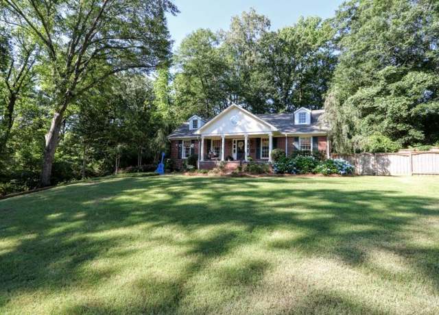 Property at 1018 Fawn Dr, Tupelo, MS 38804, 4 beds, 3 baths