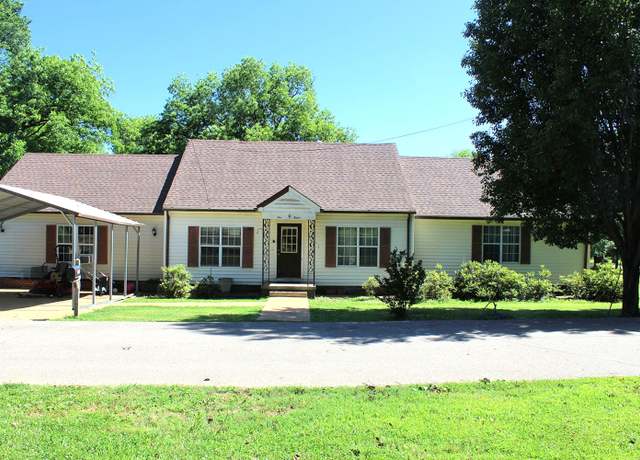Property at 1012 W 5th St, Corinth, MS 38834, 4 beds, 2 baths