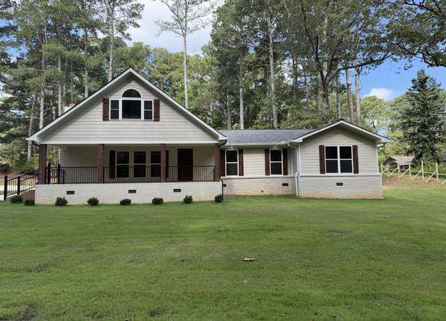 Property at 1104 S Pearl St, Iuka, MS 38852, 5 beds, 5 baths