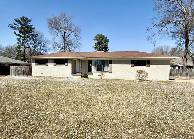Property at 1105 Kendall St, Amory, MS 38821, 3 beds, 2 baths