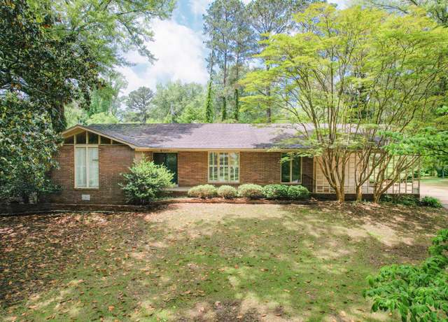 Property at 2207 Hickory Rd, Corinth, MS 38834, 4 beds, 3 baths