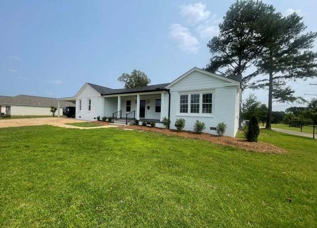 Property at 1207 Kincannon St, Tupelo, MS 38804, 4 beds, 2 baths