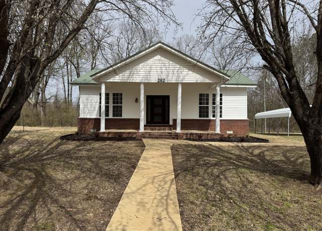 Property at 282 Clark St, Pontotoc, MS 38863, 3 beds, 2 baths