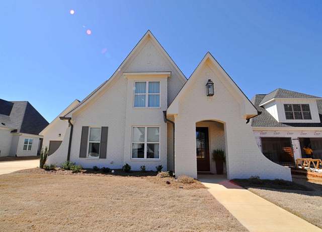 Property at 1328 Highline Dr, Tupelo, MS 38801, 3 beds, 2.5 baths