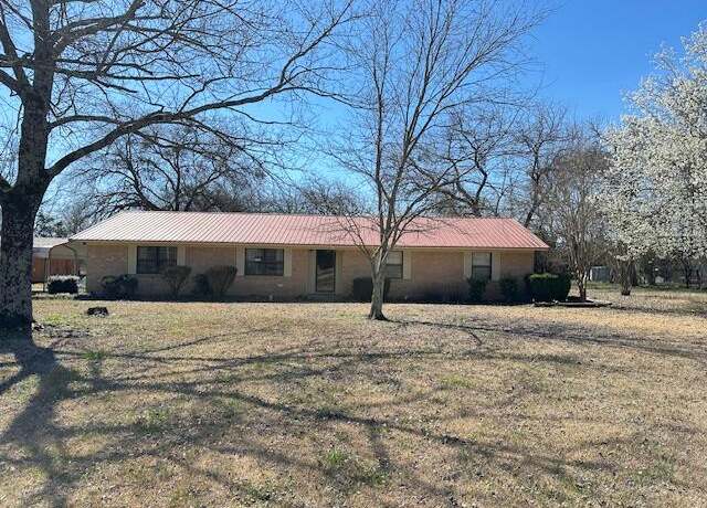 Property at 579 E Monroe, Okolona, MS 38860, 3 beds, 1.5 baths