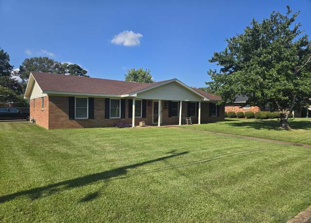 Property at 2516 Hampton Ave, Tupelo, MS 38801, 3 beds, 2 baths