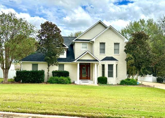 Property at 1318 Dogwood Dr, Tupelo, MS 38801, 4 beds, 3 baths