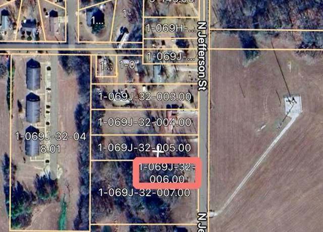 Property at 879 N Jefferson St, Houston, MS 38851