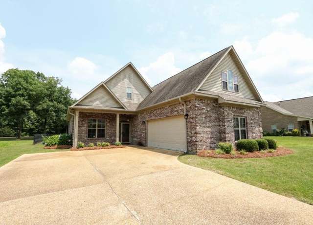 Property at 220 Silvertree Xing, Tupelo, MS 38801, 3 beds, 2 baths