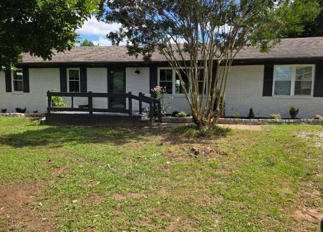 Property at 1070 Hwy 30, New Albany, MS 38652, 4 beds, 2 baths