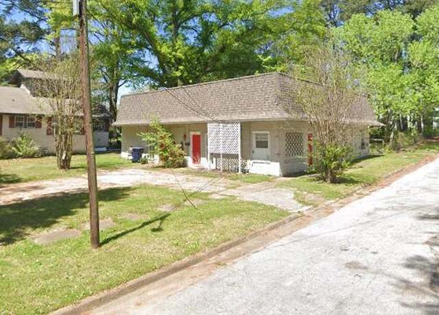 Property at 811 Graham St, Corinth, MS 38834, 3 beds, 3 baths