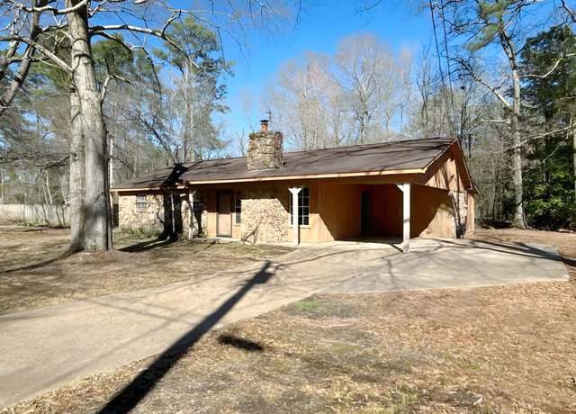 Property at 411 Hill St, Amory, MS 38821, 4 beds, 2 baths