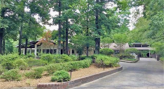 Photo of 2304 Country Club Rd, Tupelo, MS 38804