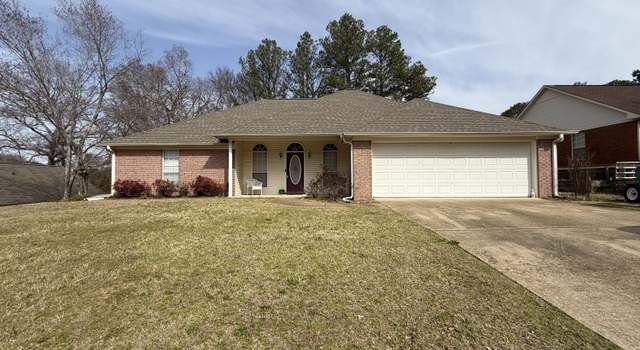 Photo of 2060 Eastlake Dr, Tupelo, MS 38804
