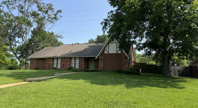 Photo of 2316 Crestwood Dr, Tupelo, MS 38801