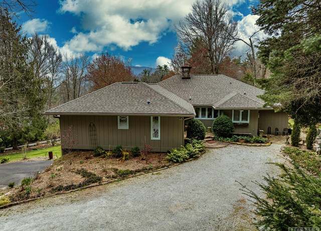 Property at 521 Azalea Ln, Cashiers, NC 28717, 4 beds, 3.5 baths