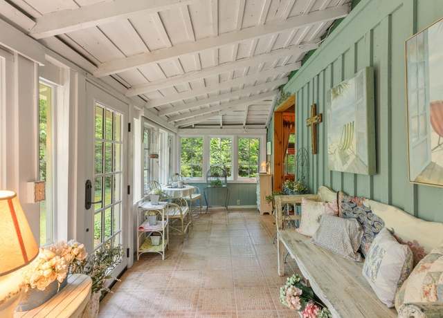 Property at 139 Heady Mountain Rd, Cashiers, NC 28717, 4 beds, 3 baths