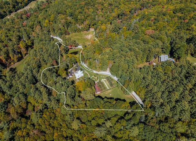 Property at 144 Laurel Knob Rd, Cashiers, NC 28717, 3 beds, 3 baths