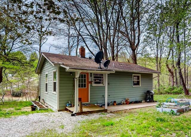 Property at 7 Grefe Rd, Scaly Mountain, NC 28775, 2 beds, 1 bath