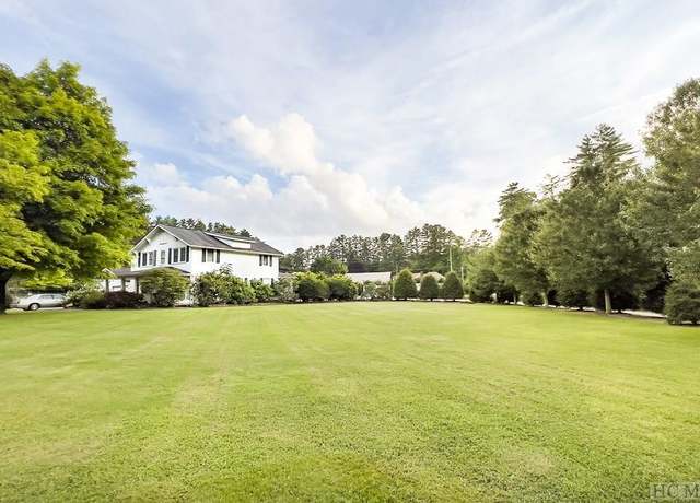 Property at 158 Cashiers School Rd, Cashiers, NC 28717, 3 beds, 2.5 baths