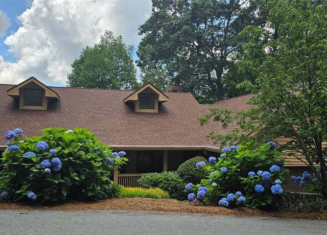 Property at 40 Piney Ridge Ct, Sapphire, NC 28774, 3 beds, 3.5 baths
