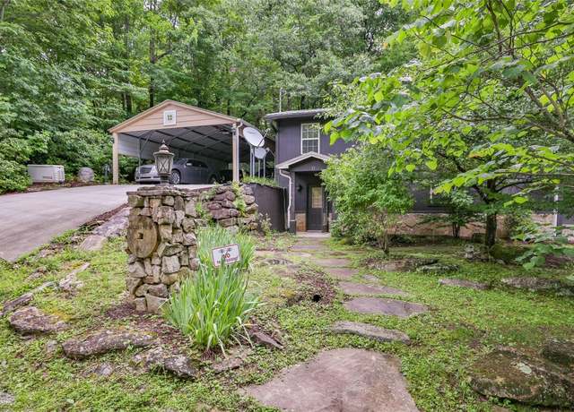 Property at 11 Clearview Ln, Highlands, NC 28741, 2 beds, 2 baths