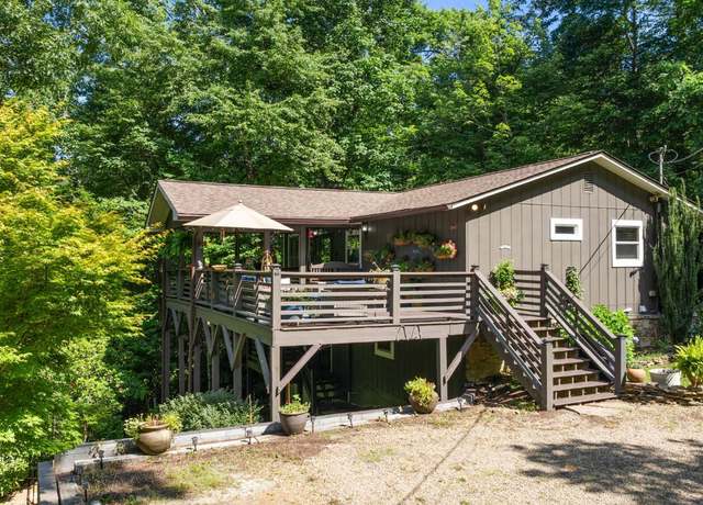 Property at 112 Clearview Ln, Highlands, NC 28741, 3 beds, 2 baths