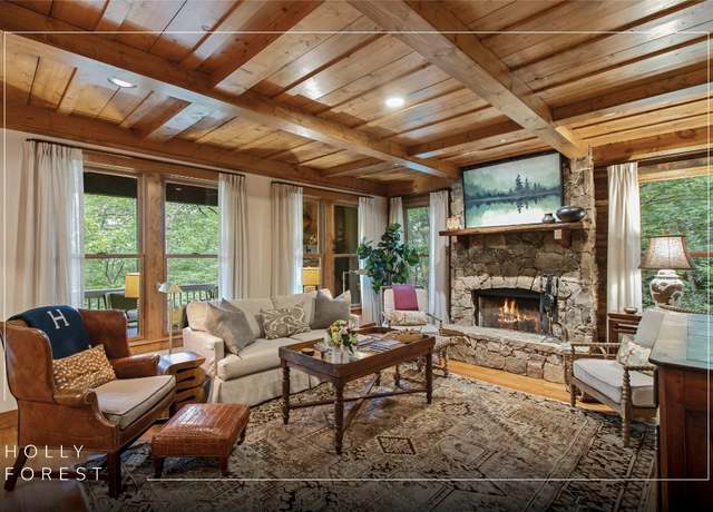 Property at 161 Kestrel Ct, Sapphire, NC 28774, 4 beds, 2.5 baths