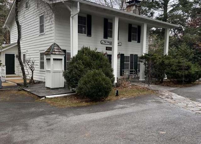 Property at 401 N Fifth St, Highlands, NC 28741, 3 beds, 4 baths
