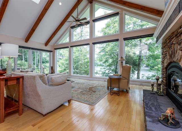 Property at 135 Whisper Lake Dr, Sapphire, NC 28774, 2 beds, 2.5 baths