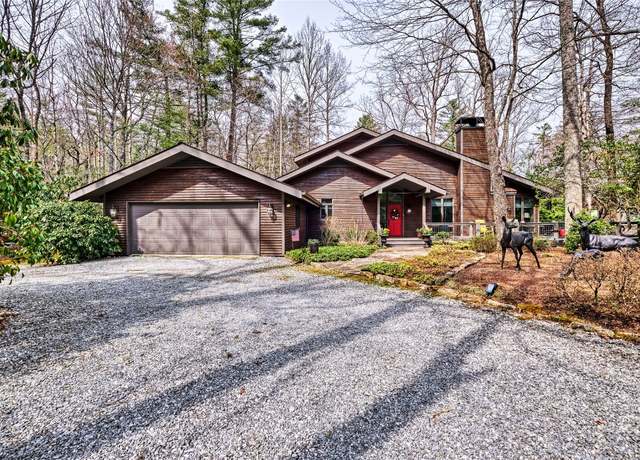 Property at 9 Old Prestwick Dr, Sapphire, NC 28774, 4 beds, 3 baths