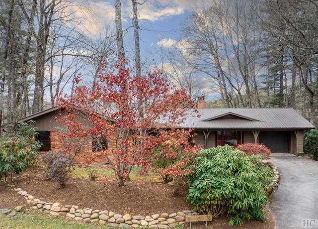 Property at 109 Pinecrest Rd, Highlands, NC 28741, 4 beds, 2.5 baths