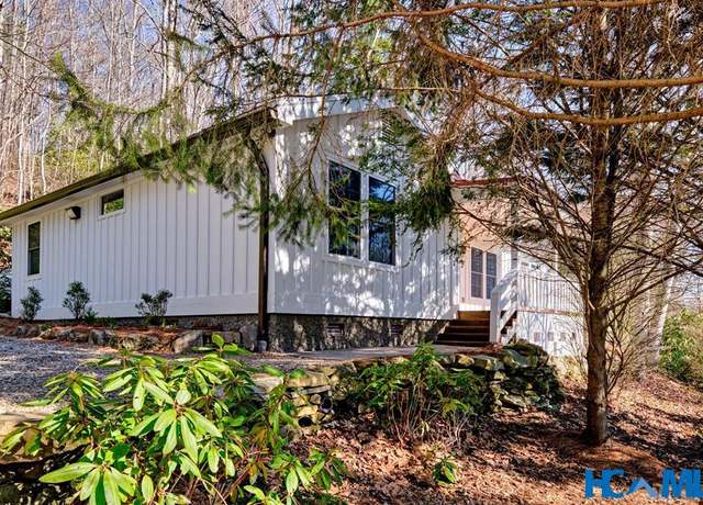 Property at 31 Cabe Pl, Highlands, NC 28741, 3 beds, 2 baths
