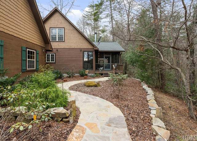 Property at 1009 West Christy Trl, Sapphire, NC 28774, 3 beds, 2.5 baths