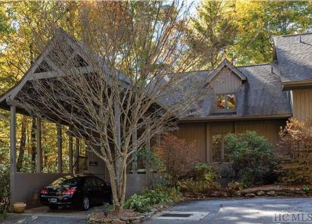 Property at 25 Fairway Villas Dr Unit A, Sapphire, NC 28774, 3 beds, 3 baths