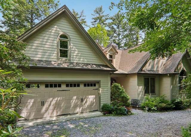 Property at 219 Hiwassee Rd, Lake Toxaway, NC 28747, 3 beds, 3 baths