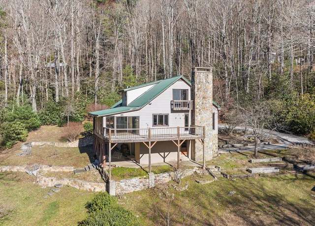 Property at 44 Rainbow Rd, Highlands, NC 28741, 2 beds, 3 baths