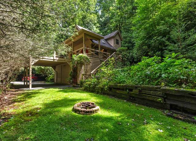 Property at 276 Dominion Rd, Cashiers, NC 28717, 2 beds, 2 baths