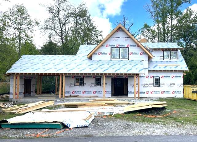 Property at 33 Cottage Walk Ln, Cashiers, NC 28717, 3 beds, 4.5 baths