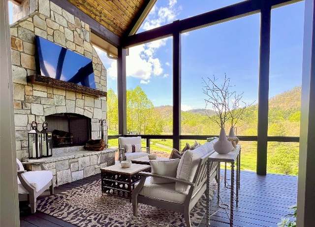Property at 207 Comanche Rd, Cullowhee, NC 28723, 4 beds, 3.5 baths