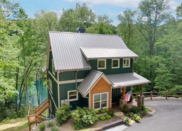Property at 1018 N Norton Rd, Cashiers, NC 28717, 2 beds, 3 baths