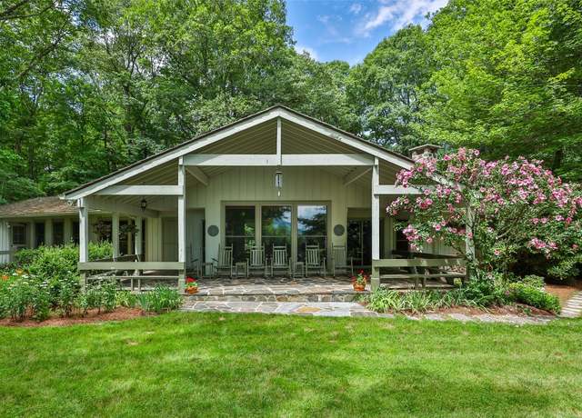 Property at 36 Devils Courthouse Vw, Cashiers, NC 28717, 3 beds, 3 baths