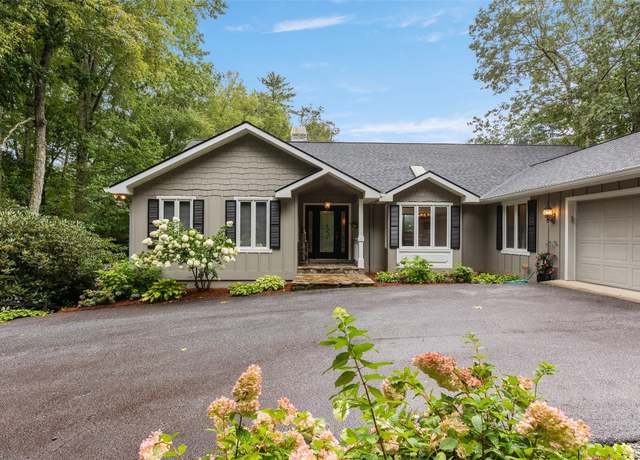 Property at 63 Rocky Ridge Rd, Highlands, NC 28741, 3 beds, 3 baths