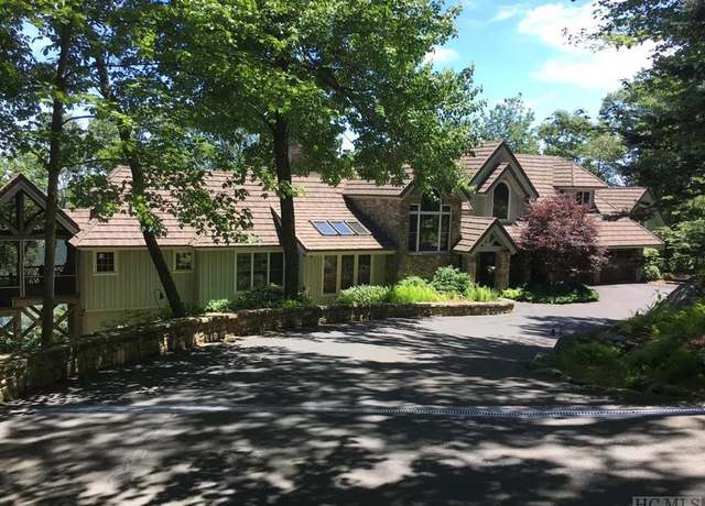 Property at 1734 Toxaway Dr, Lake Toxaway, NC 28474, 5 beds, 4.5 baths