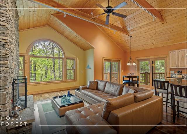 Property at 62 Plum Ct, Sapphire, NC 28774, 3 beds, 2 baths