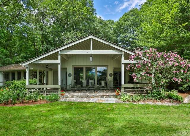 Property at 36 Devils Courthouse Vw, Cashiers, NC 28717, 3 beds, 3 baths