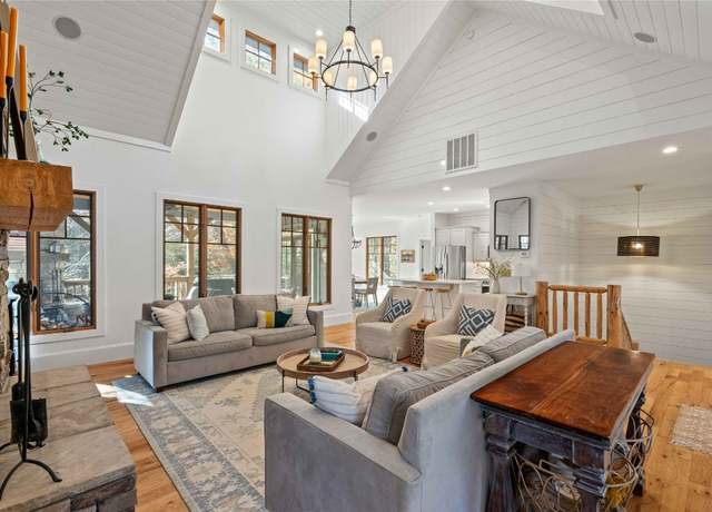 Property at 111 Chapel Hl, Cashiers, NC 28717, 3 beds, 3.5 baths