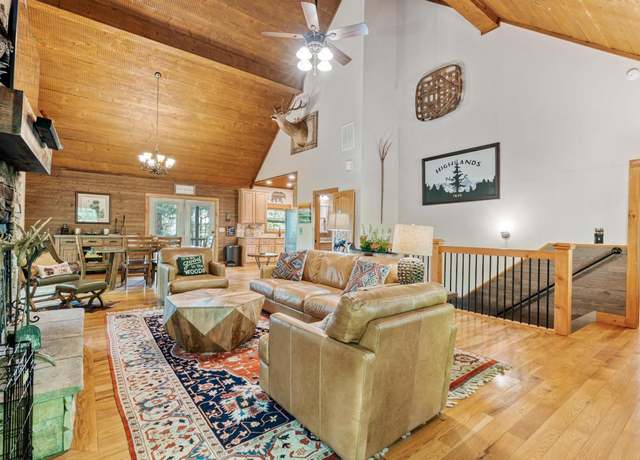 Property at 522 Highlands View Rd, Highlands, NC 28741, 3 beds, 3.5 baths